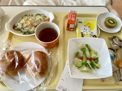 入院初日の昼食（愛育病院）